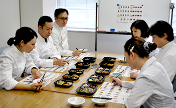 社内で独自の分析