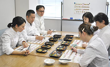 社内で独自の分析